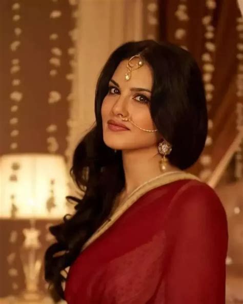 sunny leone measurements bio height weight shoe and bra size