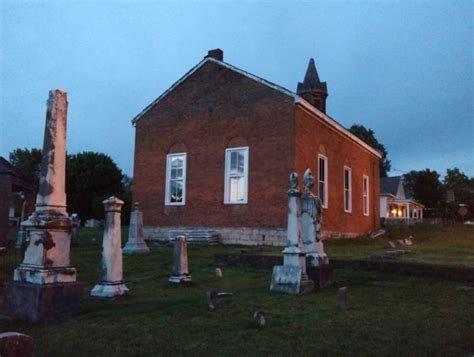 This Spooky Small Town In Missouri Could Be Right Out Of A Horror Movie