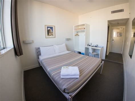 sydney harbour yha review and photos