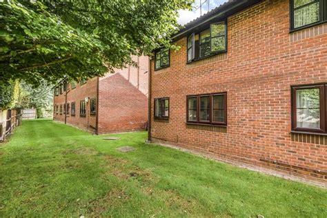 Check spelling or type a new query. 2 Bedroom Maisonette For Sale In The Pastures, Watford, WD19