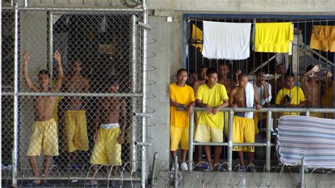Bbc News In Pictures Life Inside An El Salvador Jail