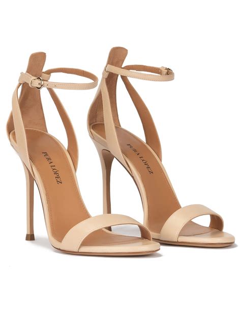 Sandalias De Tac N Alto Fino En Piel Beige Con Pulsera Pura Lopez