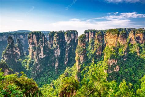 Premium Photo Zhangjiajie National Forest Park Gigantic Quartz