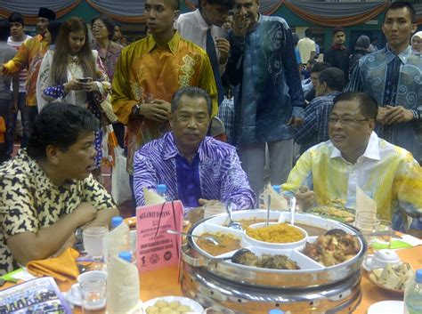 Permohonan rumah mesra rakyat 2020 menjadi rebutan ramai selepas pengumuman dibuat serta terbuka kepada orang ramai yang berpendapatan rendah seperti keluarga miskin, petani dan nelayan atau mereka yang tiada tempat tinggal tetap atau tiada rumah akan tetapi mempunyai tanah untuk. PUTERI UMNO BAHAGIAN CHERAS: "MAJLIS RUMAH TERBUKA ...