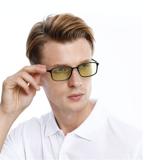 正常视力下，戴防蓝光眼镜看一下午手机后眼睛难受，怎么回事？ 哔哩哔哩