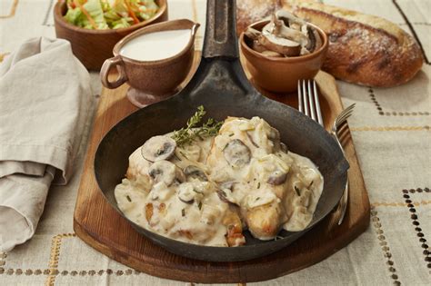 How to make this chicken with white wine sauce. Chicken and Mushrooms with a White Wine Cream Sauce ...
