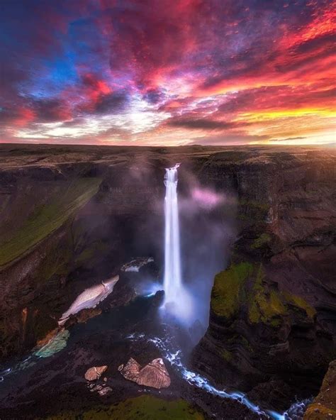 Breathtaking Waterfall Scenery In Iceland Mostbeautiful Landscape
