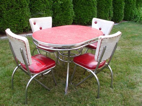 Red Retro Kitchen Table Chairs Photo 10 