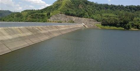 Air di waduk saguling, kabupaten bandung barat, mulai surut. Danau Saguling Surut - Ayobandung Com Waduk Saguling ...