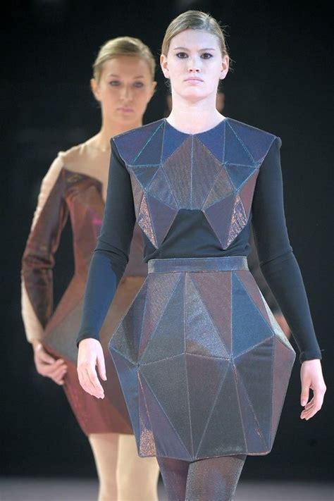 Irina Shaposhnikova Geometric Fashion Origami Fashion Structured