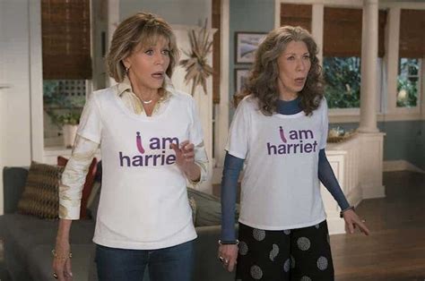 Review Grace And Frankie Season 4 Old Aint Dead
