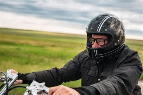 How To Wear A Motorcycle Helmet