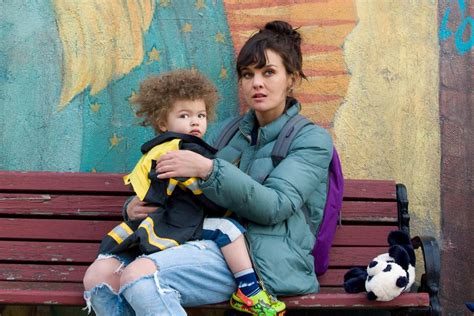 smilf tráiler y póster con frankie shaw cine premiere