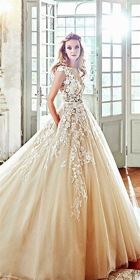 36 Pretty Floral Wedding Dresses For Brides Applique