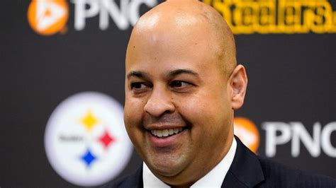 Pittsburgh Steelers Gm Omar Khan Embracing Expectations Of New Role