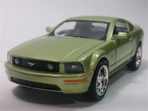 2006 Ford Mustang Gt Green Kinsmart 5091d 138 Scale Diecast Model