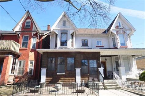 What An Average Priced House Looks Like In Toronto Right Now