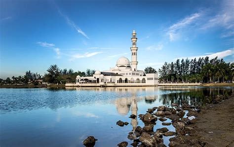 Kuala terengganu, malaysia , the masjid tengku te. Masjid Terapung Kuala Ibai | Terengganu | Terengganu ...