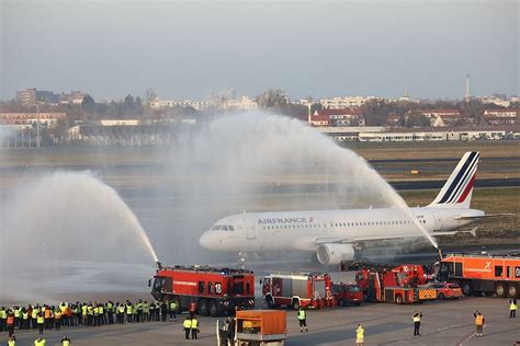 Maybe you would like to learn more about one of these? Fotostrecke: Letzter Flug von Berlin Tegel | Austrian Wings