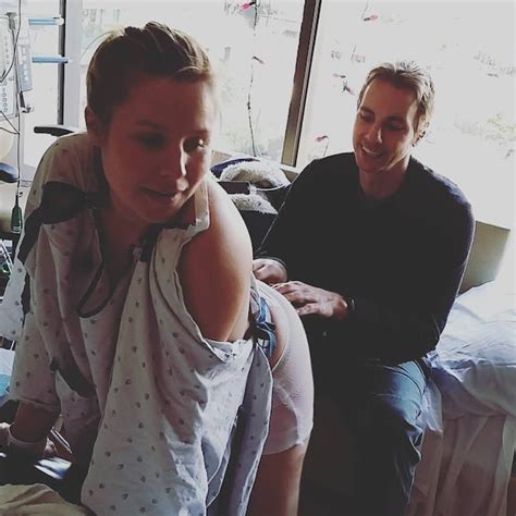 Kristen Bell Shares Private Photos From Her Pregnancy With Delta