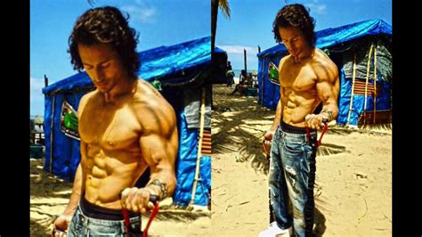 Baaghi Tiger Shroff Show Off His Six Pack Abs Youtube