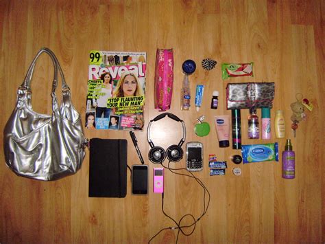 Confessions Of A Teenage Drama Queen Whats In My Bag