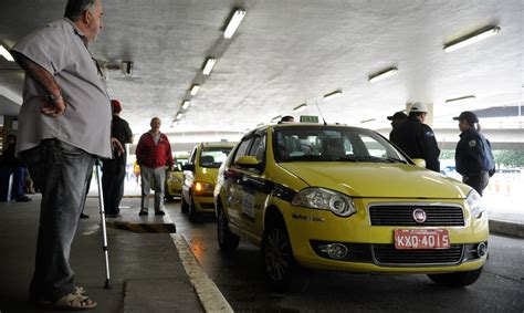 Auxílio A Taxistas Pode Ser Pago Aos Que Não São Donos Do Alvará