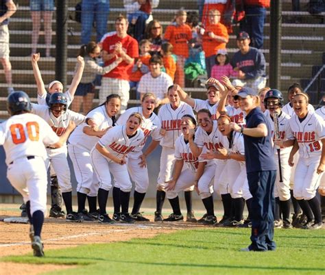 Team Of The Century 2010 Illini Softball Storm Through Regular Season