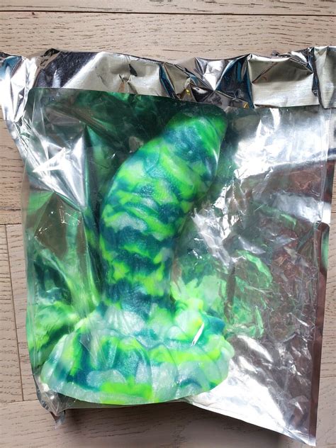 new bad dragon crackers fantasy medium silicone dildo uv glow sex toy rare ebay