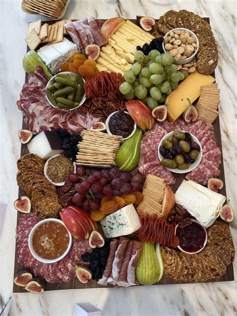 How To Build A Beautiful Cheese And Charcuterie Board With The