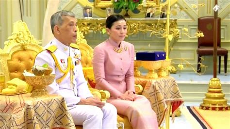 thai king vajiralongkorn marries bodyguard making her queen bbc news