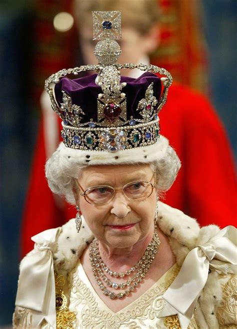 الهند تتنازل عن درة التاج أكبر ماسة على رأس ملكة بريطانيا