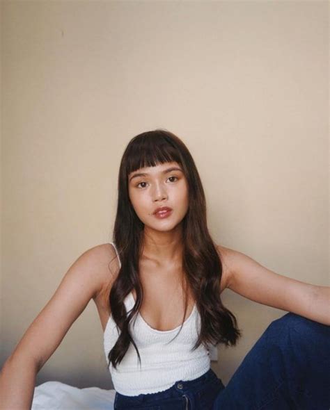 Round and square shapes can tend to look chubby when using this style. 10 Ways You Can Pull Off a Micro Fringe in 2020 | Baby ...