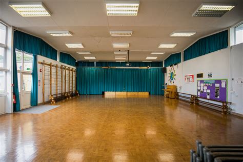 Main Hall At Deanwood Primary School For Hire In Kent Schoolhire