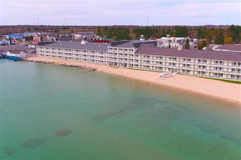 Hamilton Inn Select Beachfront Mackinaw City