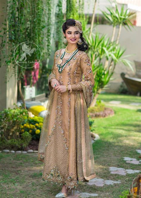 Latest Pakistani Designer Dress 2017 Peach Party Wear Maxi Pakistani Dress Design Trendy