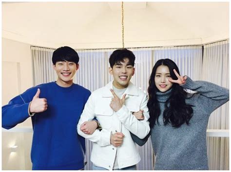 가수 보아 씨와 관련된 이야기인데요. '보아 친오빠' 권순욱 감독, 폴킴 신곡 '느낌' M/V 연출 ...