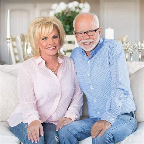 after falling from grace televangelist jim bakker is still on the air