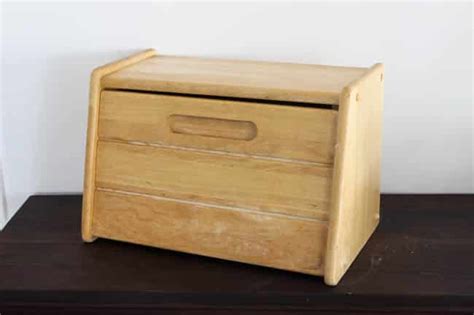 The style and design of this wood bread. DIY Bread Box Makeover with Simple Steps | Love Create ...