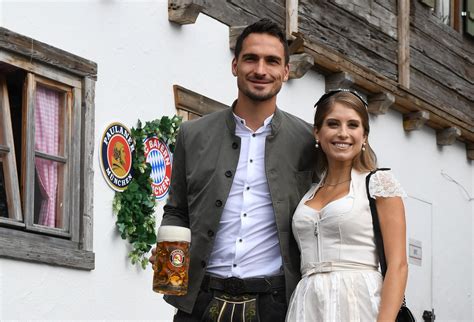 Cathy hummels veröffentlicht ungeschminktes bild auf instagram und beweist: Cathy Hummels: Mats lässt sie knallhart hängen | InTouch