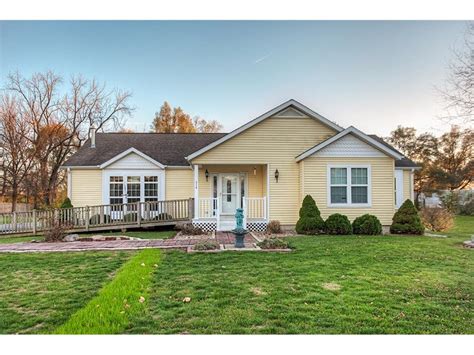 314 2nd Street Ne Mitchellville Ia 50169 Us Central Home For Better