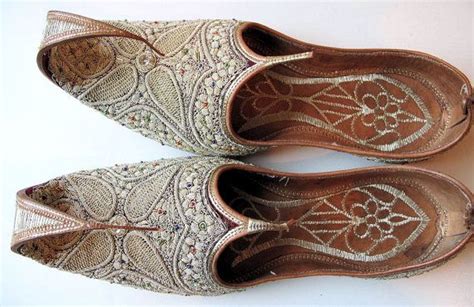 Vintage Pakistani Wedding Slipper Shoes Khussas With Zardosi Embroidery Aladdin Slippers Arabian