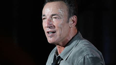 Bruce Springsteen Trauert Mit R Hrendem Video Um Seine Verstorbene