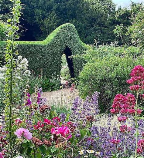 30 Elegant English Garden Designs And Ideas