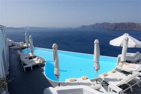 Best Santorini Hotels For Honeymoons Couples