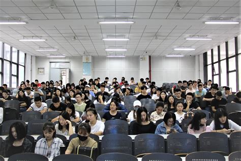 工业设计学院举行毕业生大会 山东工艺美术学院工业设计学院