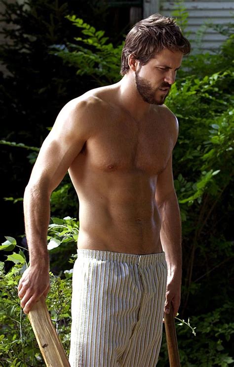 11 Shirtless Ryan Reynolds Photos That Will Leave You In A