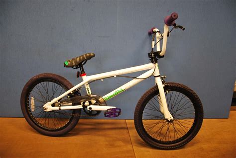 Diamondback Joker New Bmx Bike 2011 White Ebay