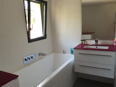 Carrelage salle de bain mural : Pose de carrelage sol et murs pour salle de bains Aix en ...