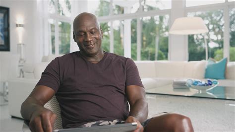 The Last Dance Review Espn Michael Jordan Documentary Is Enthralling Indiewire